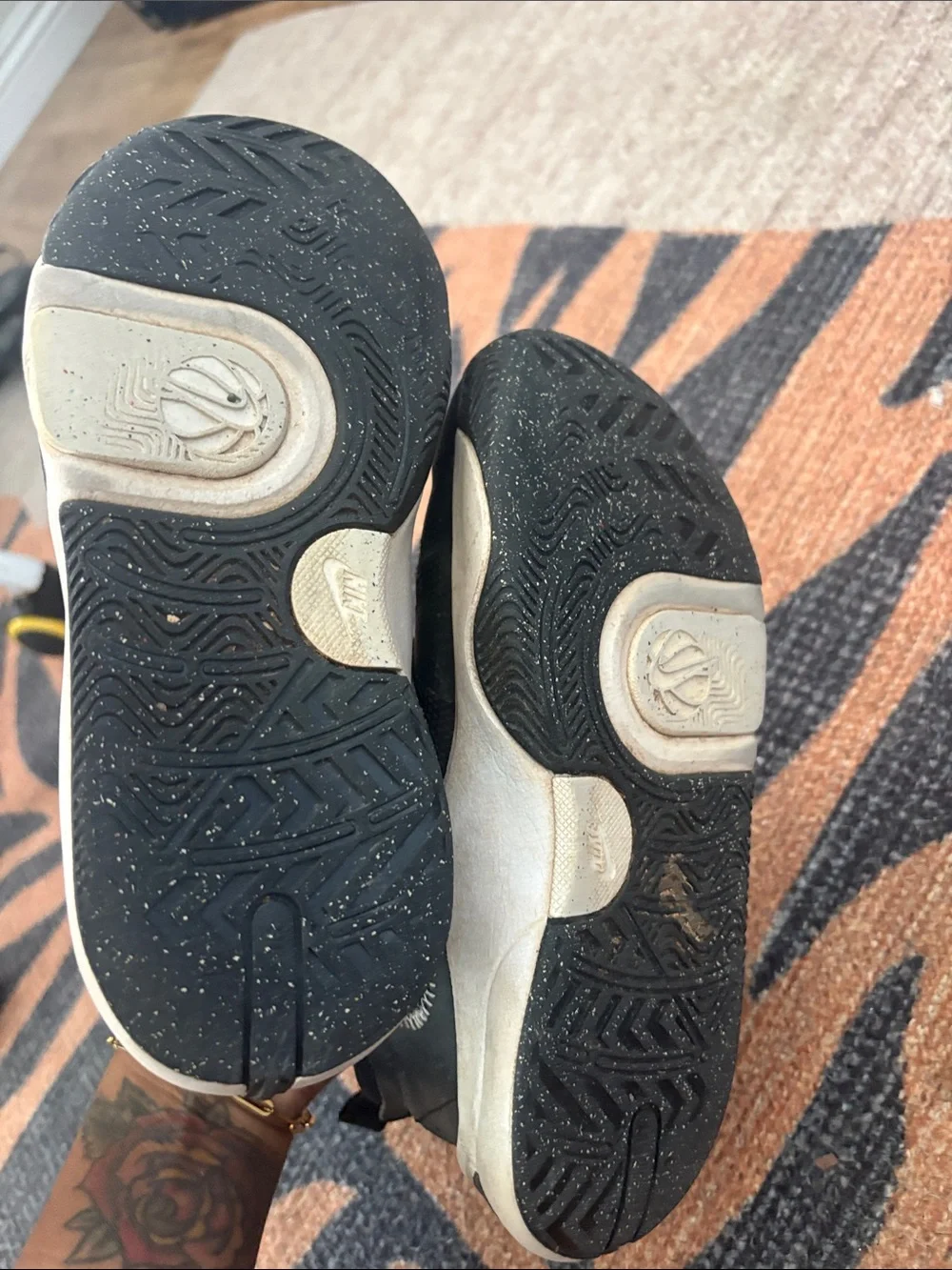 Nike easy hook